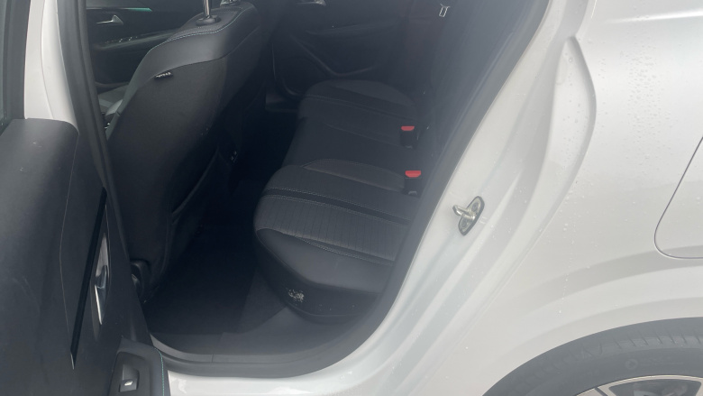 Peugeot 208 1.2 PureTech 100 Allure Premium 5dr Petrol Hatchback